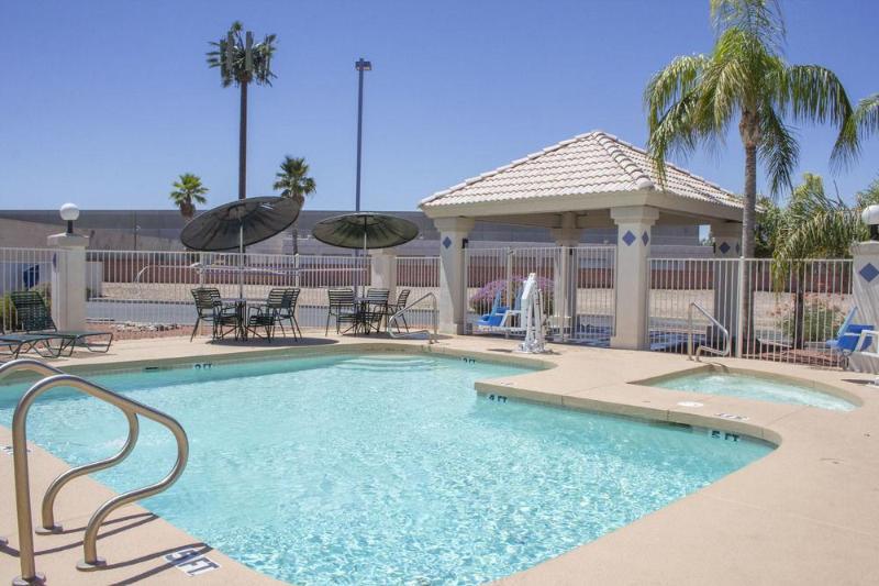 Infinity Inn & Suites Tempe Exteriör bild